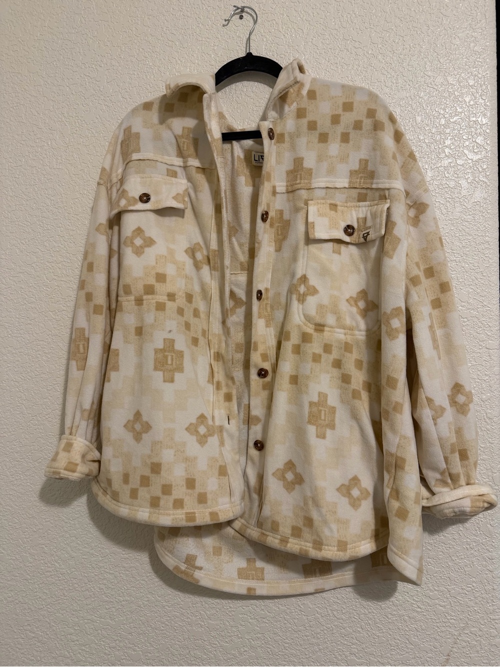 LIV Outdoor tan and cream geometric shacket size XXL
